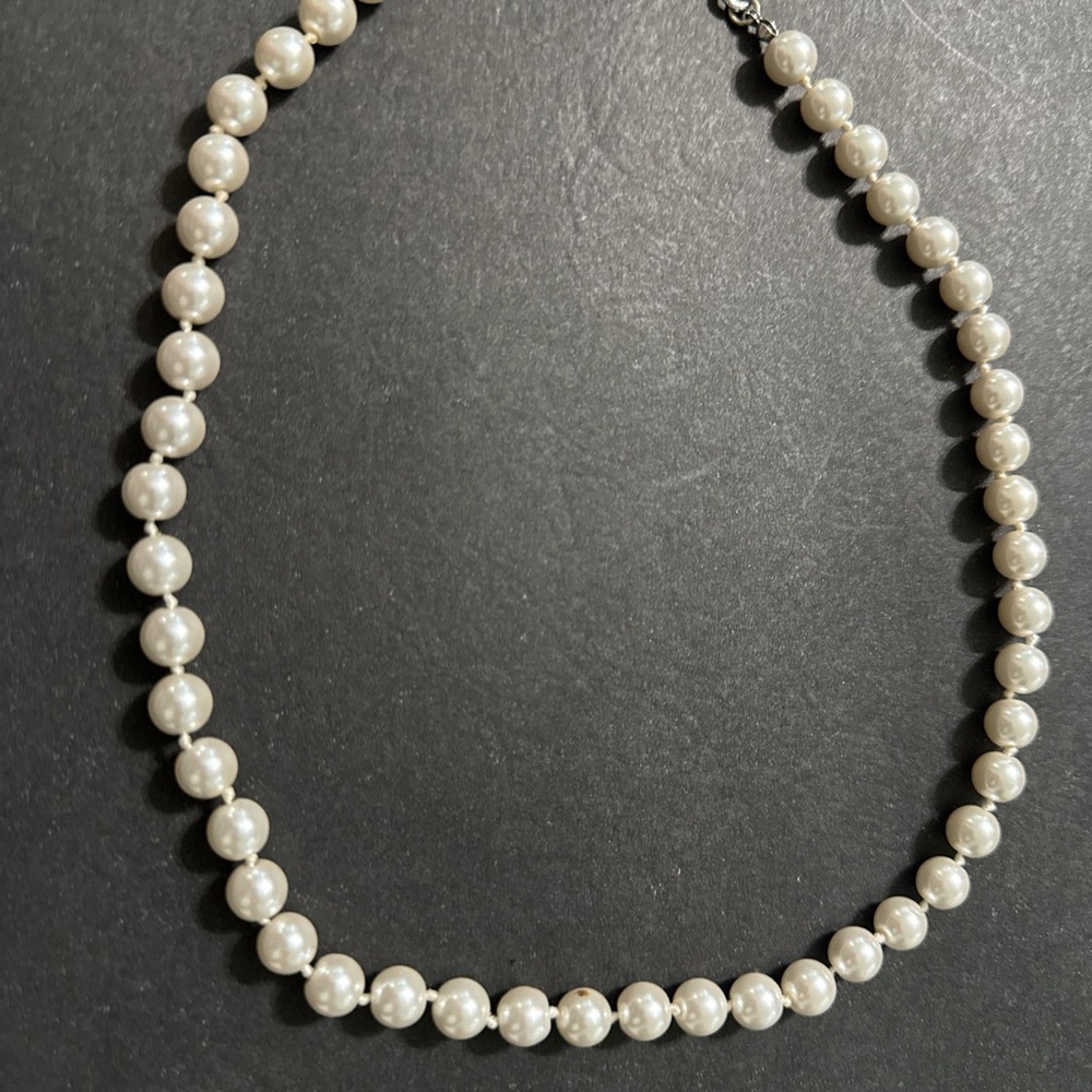 Elegant Pearl Necklace